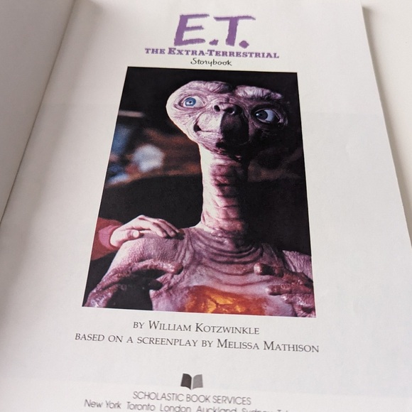 ET 1982 Hardback storybook - Picture 2 of 6